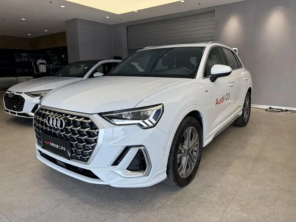 Купить Audi Q3