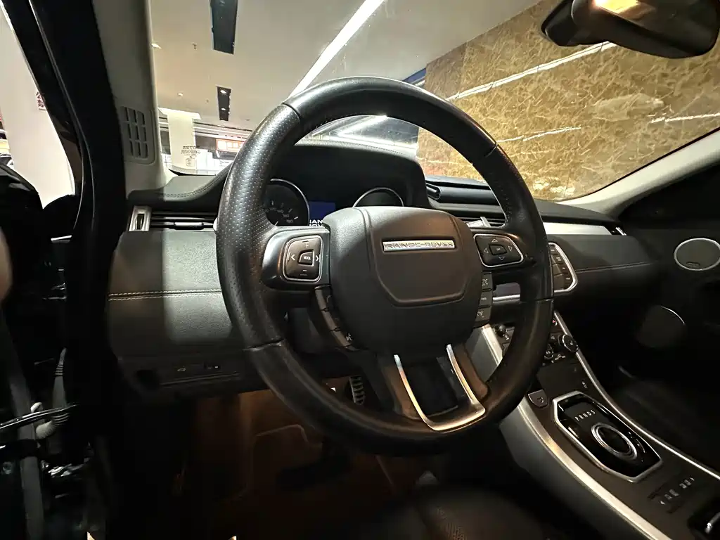 Land Rover Evoque (Import) — миниатюра 20