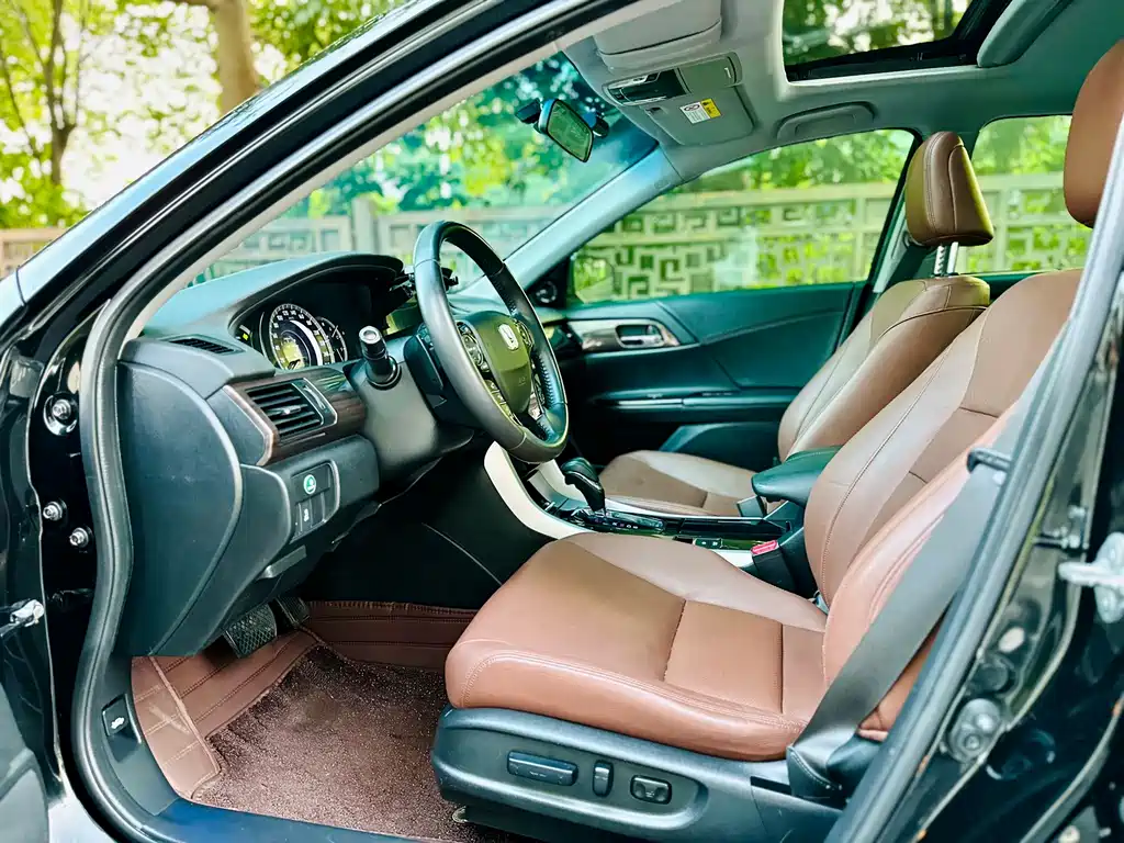 Honda Accord — миниатюра 13