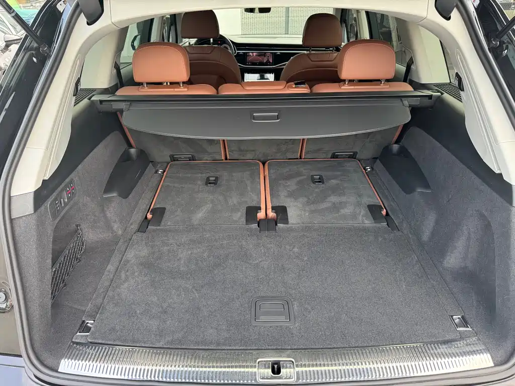Audi Q7 2023 55 TFSI quattro S line Sport