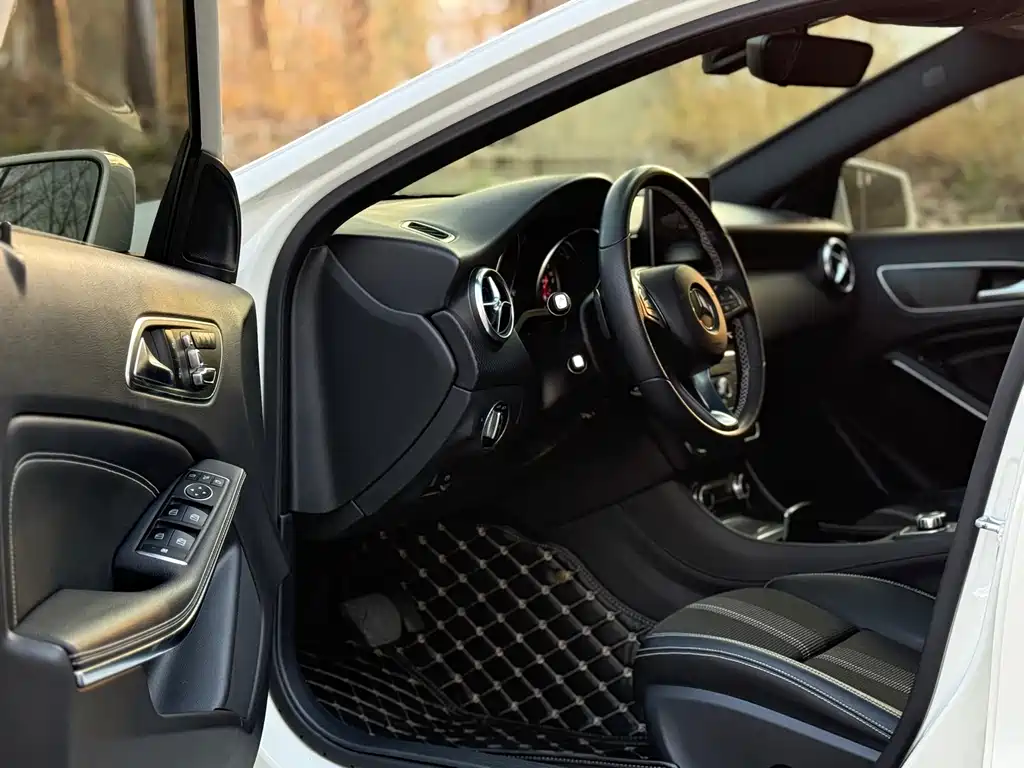 MERCEDES-BENZ A CLASS