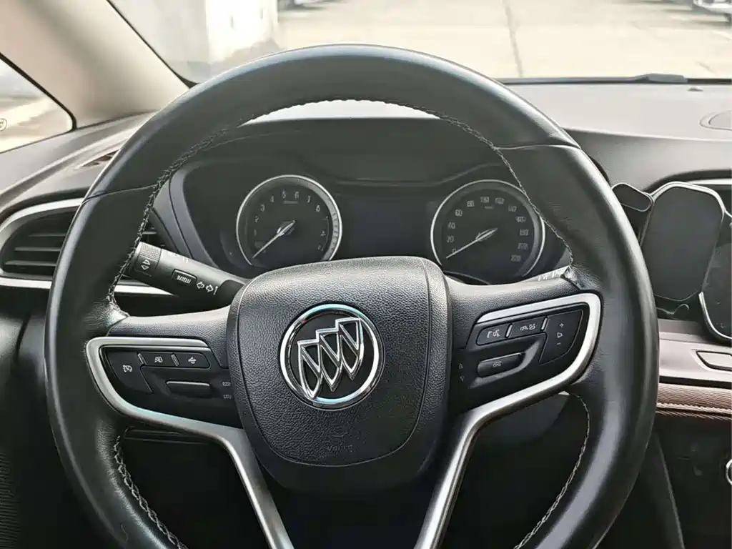 Buick GL6 2018 18T 6 мест Luxury
