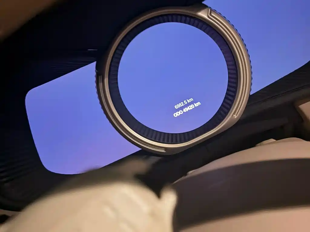 Aston Martin DB11 — миниатюра 6