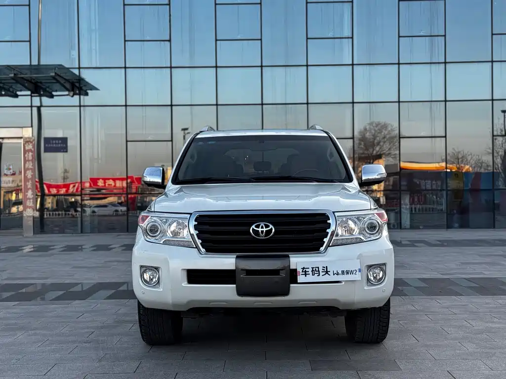 TOYOTA LAND CRUISER