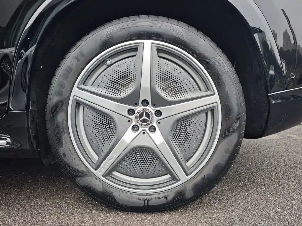 Mercedes-Benz EQS SUV — миниатюра 11