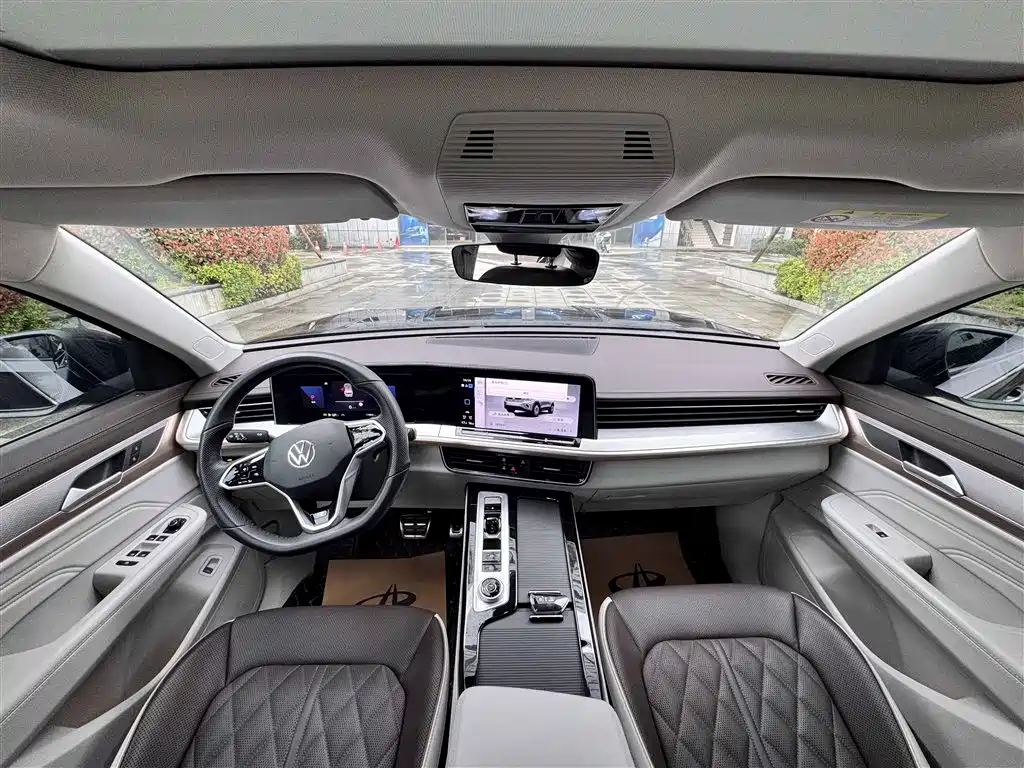 Volkswagen Tavendor 2023 380TSI R-Line