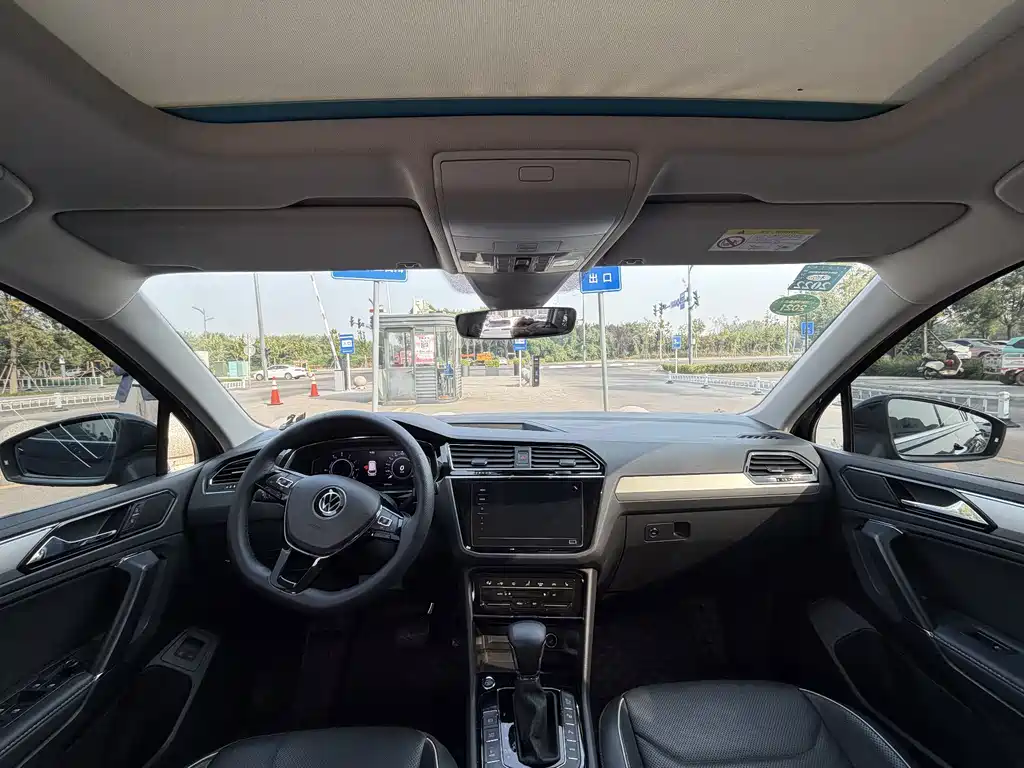 Volkswagen Tiguan L PHEV — миниатюра 4