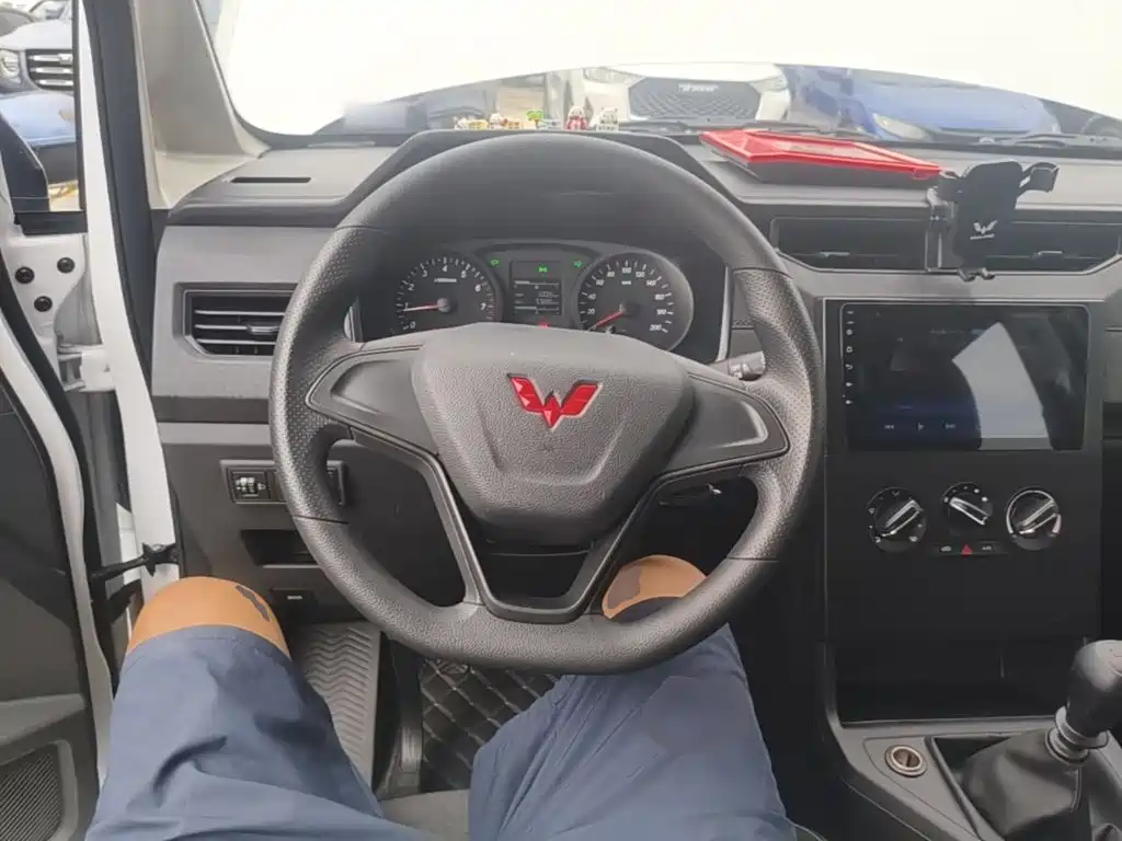 Wuling Hongguang PLUS — миниатюра 11