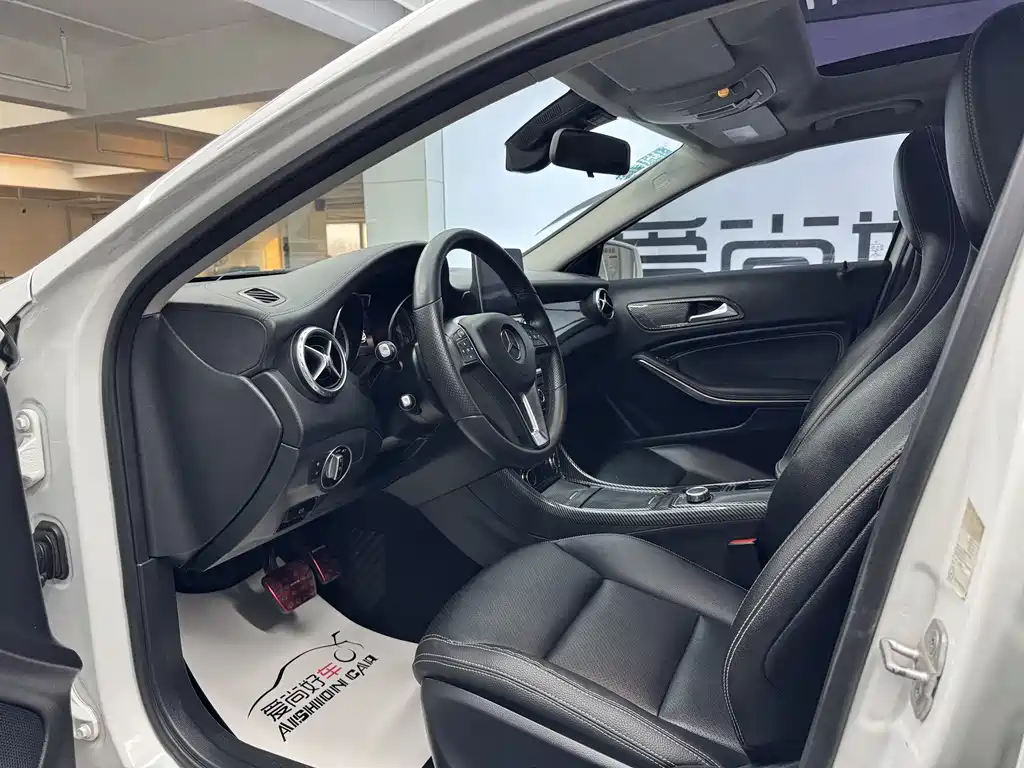 Mercedes-Benz GLA 2016 GLA 220 4MATIC Fashion