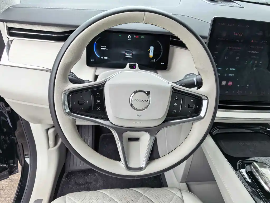 Volvo EM90 — миниатюра 17