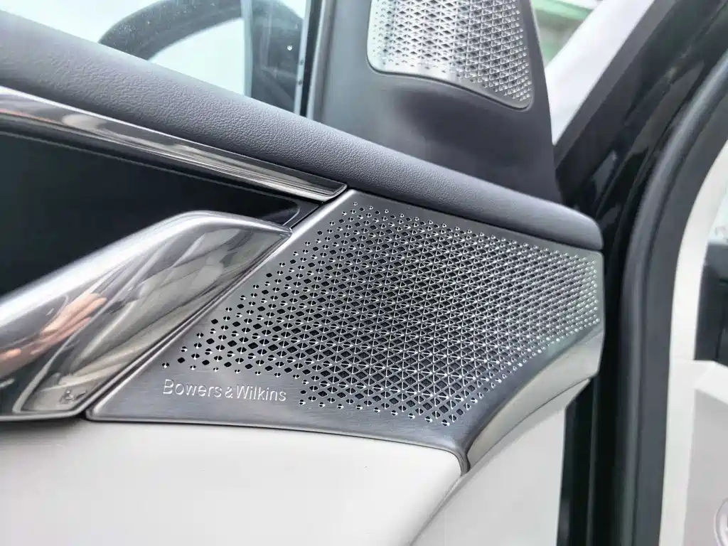 Volvo EM90 — миниатюра 9