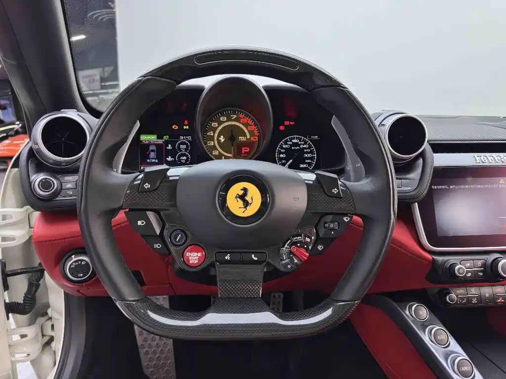 Ferrari GTC4Lusso — миниатюра 16