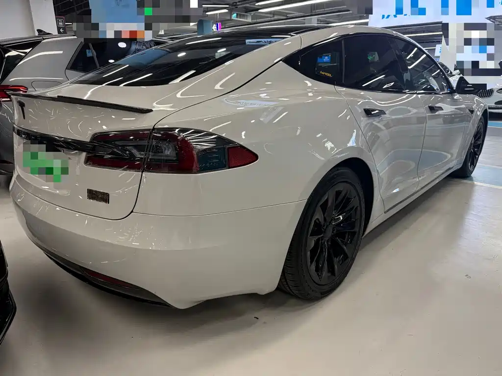 Tesla Model S — миниатюра 10