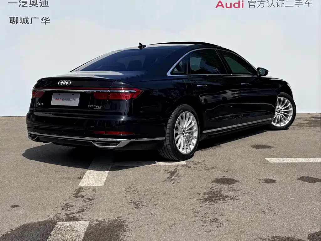 AUDI  A8