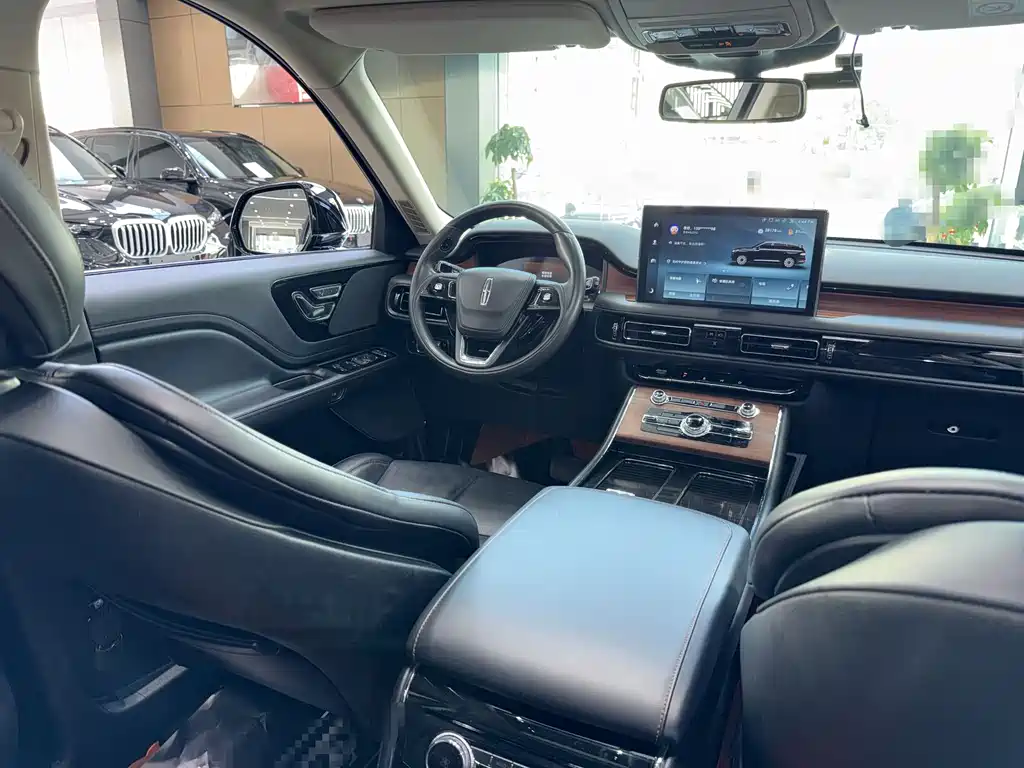 Lincoln Aviator 2023 3.0T V6 Premium мест