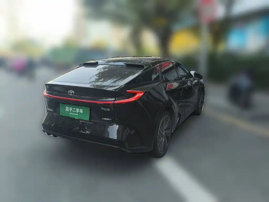 Toyota bZ5 — миниатюра 4