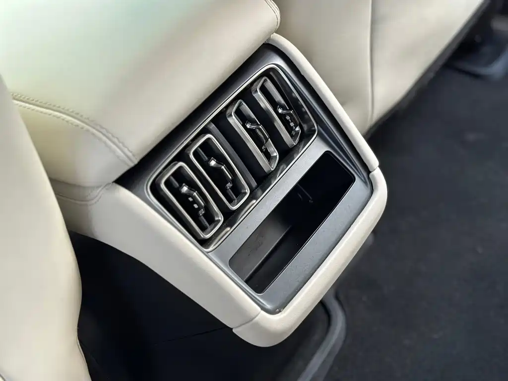 BYD L EV — миниатюра 16