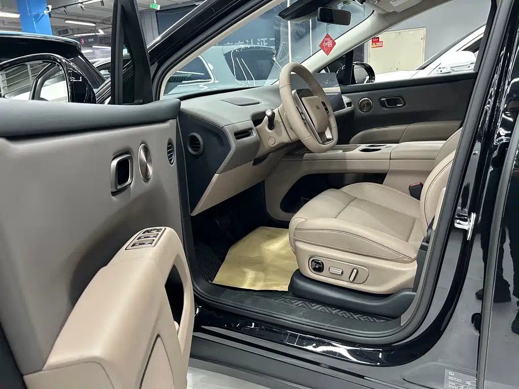 Li Auto i8 2025 Standard