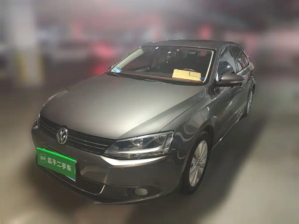 Volkswagen Sagitar 2015