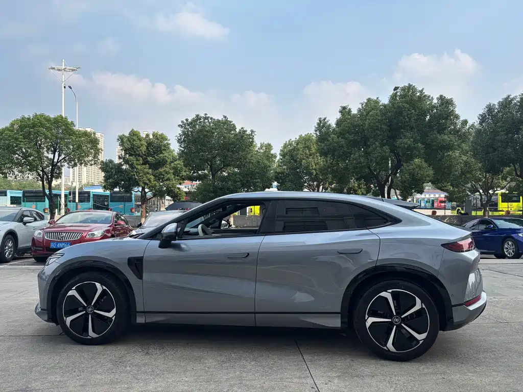 BYD L EV — миниатюра 8