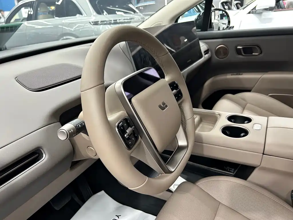 Li Auto i8 2025 Standard
