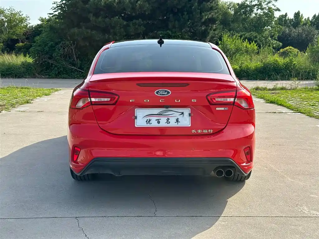 Ford Focus 2019 EcoBoost 180 AT ST Line
