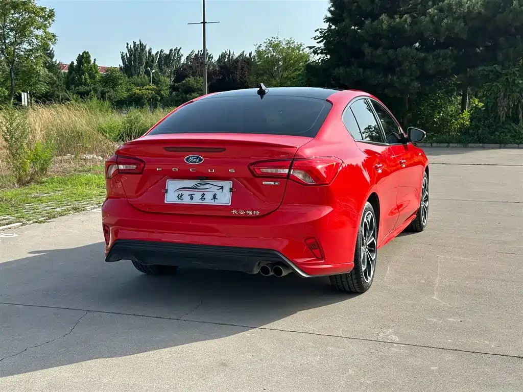Ford Focus 2019 EcoBoost 180 AT ST Line