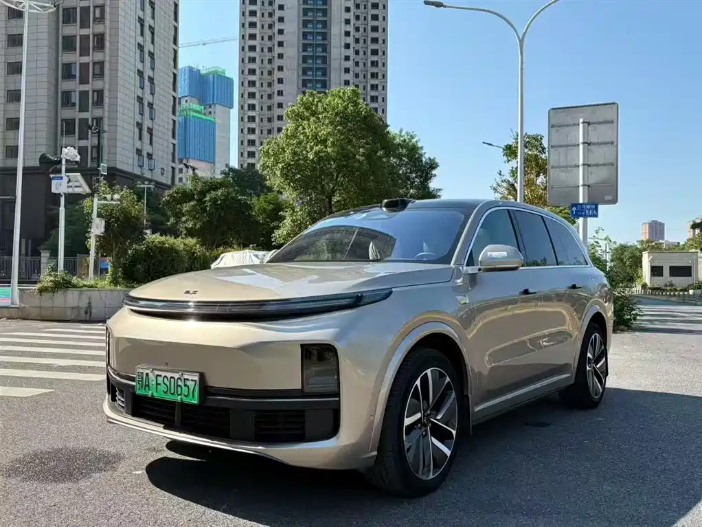 Li Auto L8