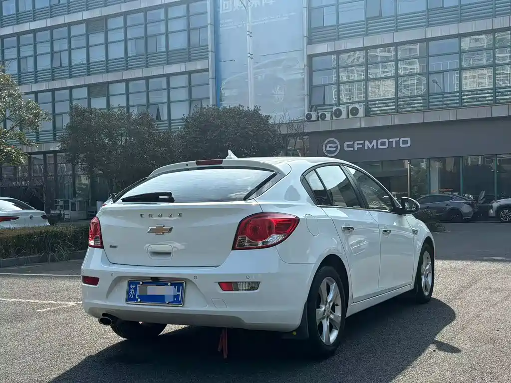CHEVROLET CRUZE