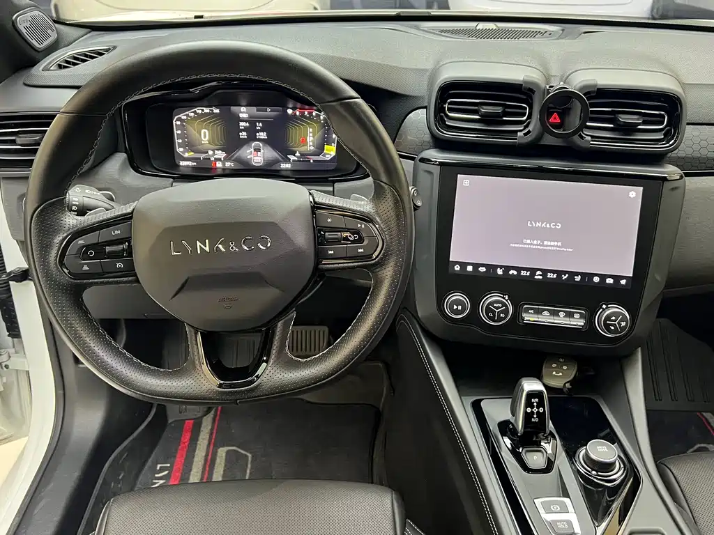 Lynk & Co 02 Hatchback — миниатюра 15