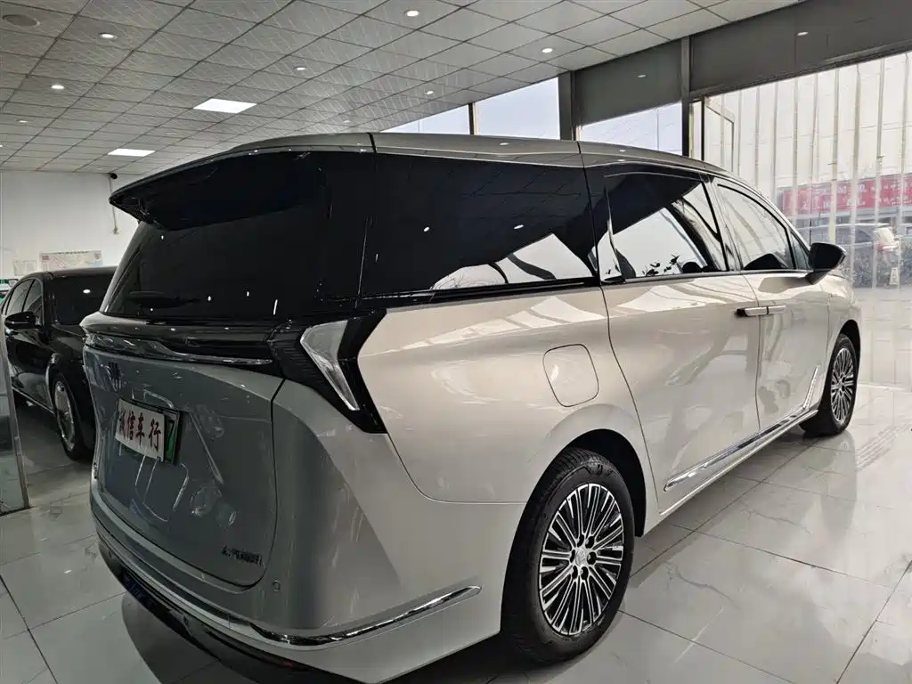 BUICK GL8 NEW ENERGY