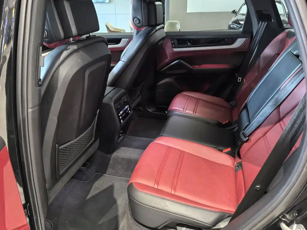 PORSCHE CAYENNE NEW ENERGY