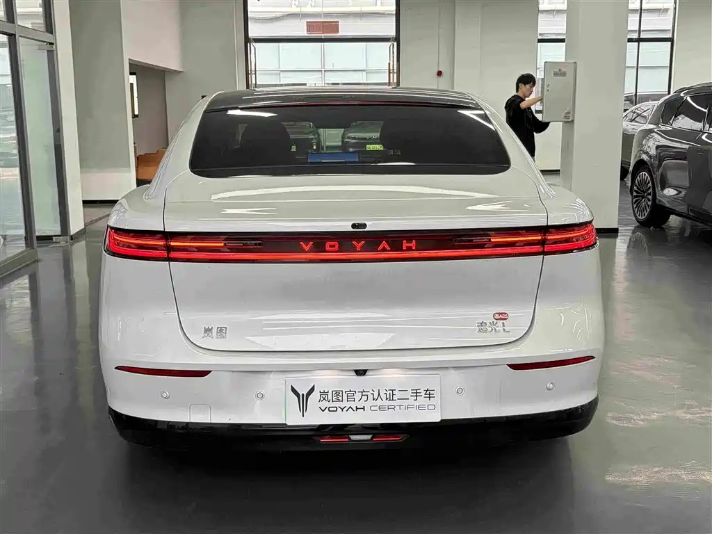 VOYAH Passion L — миниатюра 9
