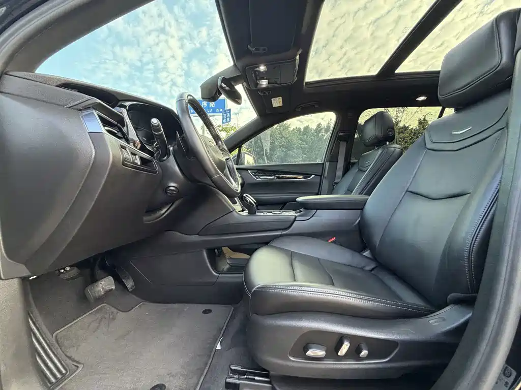 Cadillac XT6 — миниатюра 5