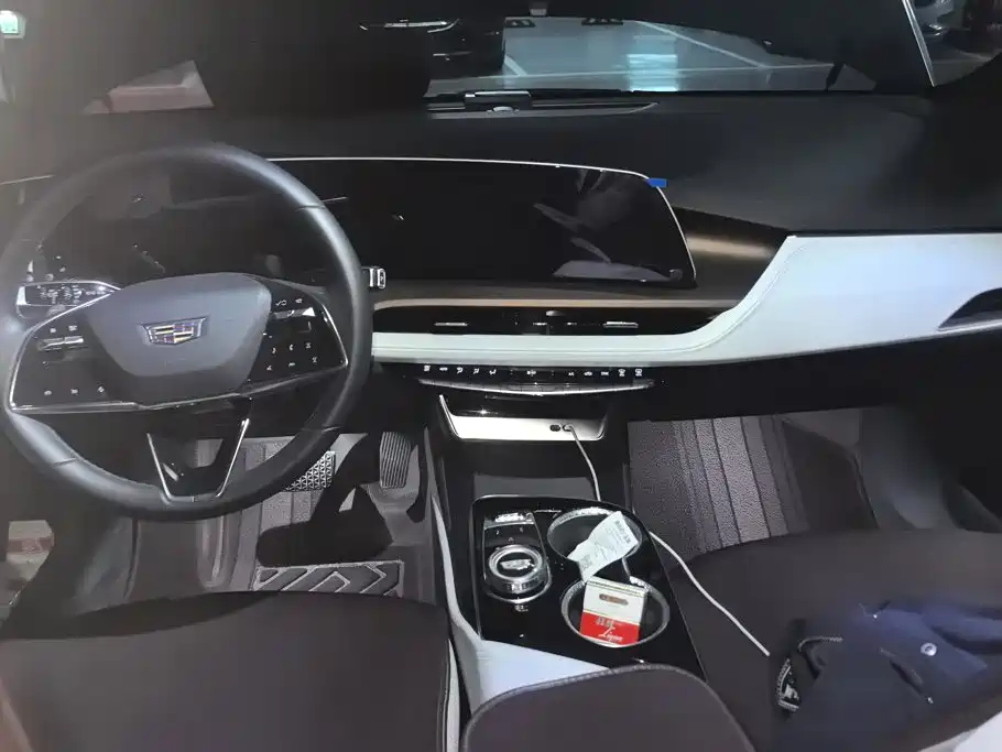 Cadillac GT4 — миниатюра 12