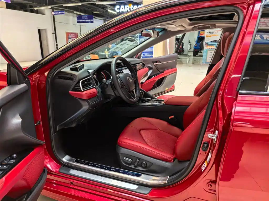 TOYOTA CAMRY