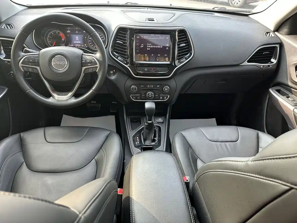 Jeep Cherokee — миниатюра 10