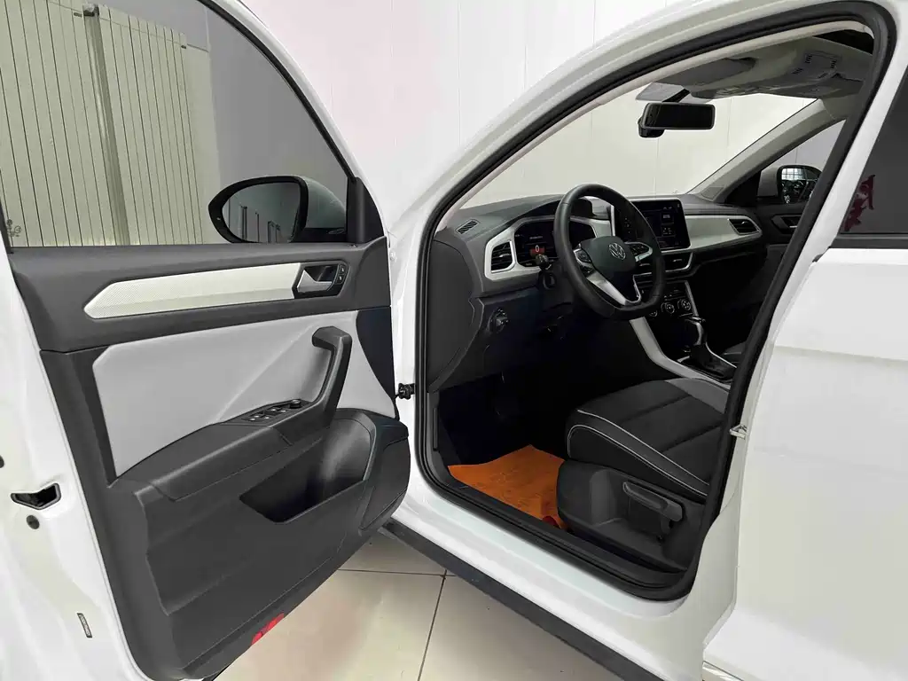 Volkswagen T-Roc — миниатюра 7