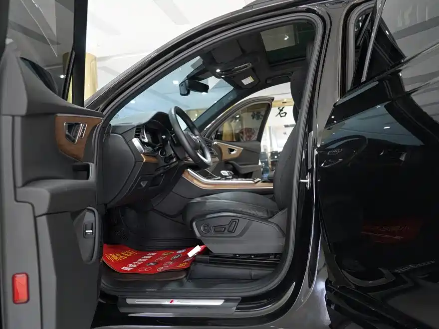 Audi Q7 — миниатюра 5