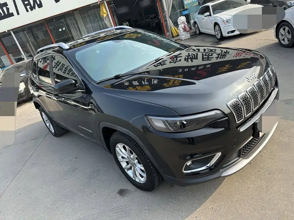 Jeep Cherokee — миниатюра 5
