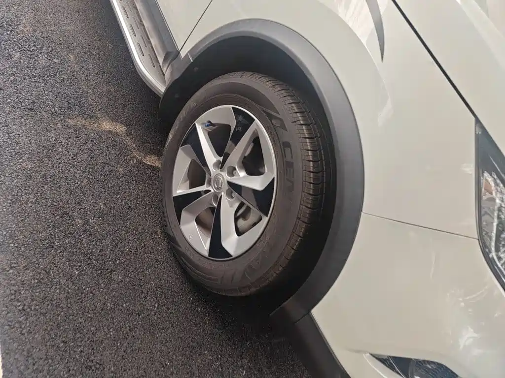 Nissan Qashqai — миниатюра 8