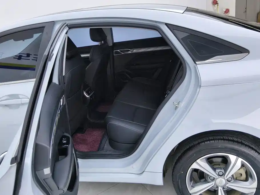 Geely L HiP — миниатюра 11