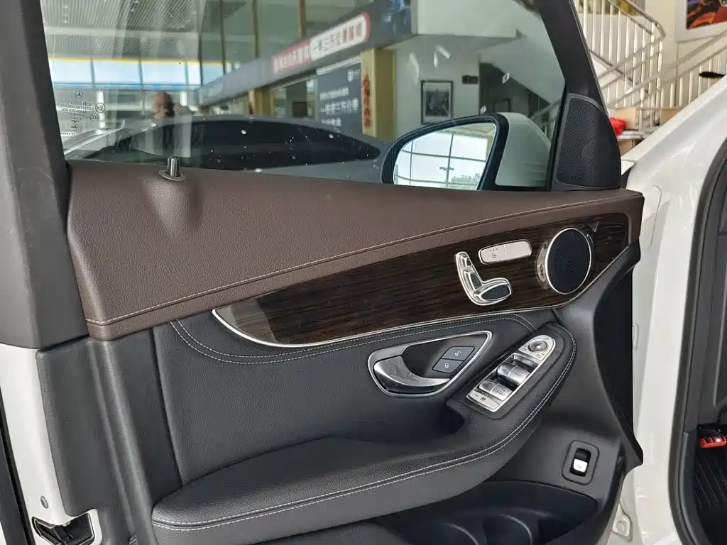 Mercedes-Benz GLC 2017 GLC 260 4MATIC