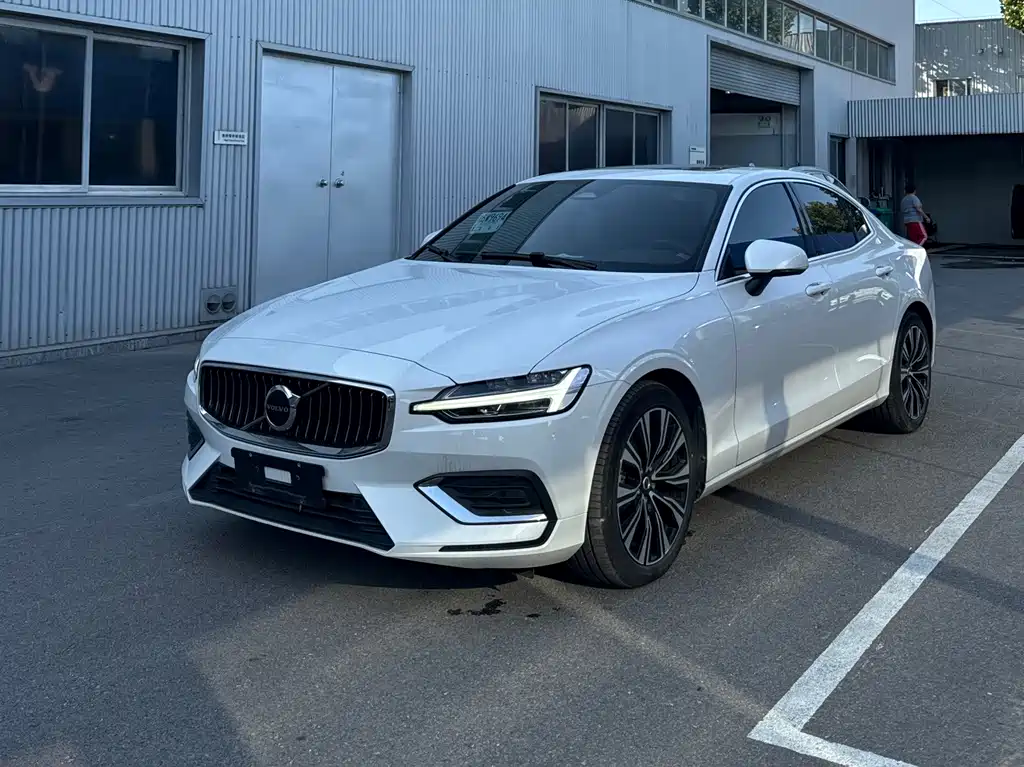 Volvo S60 2024