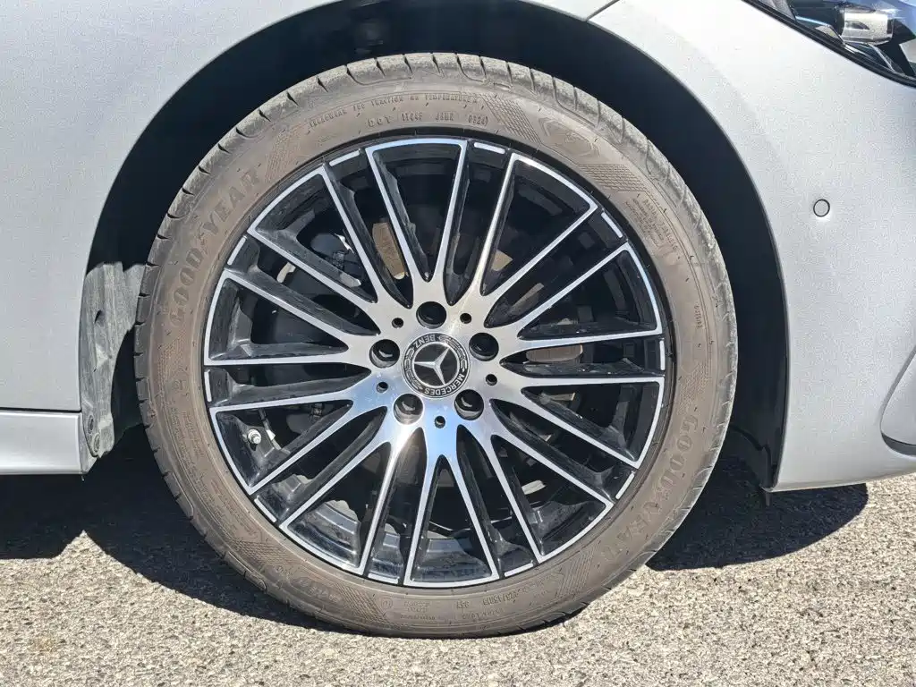 Mercedes-Benz C-Class — миниатюра 13
