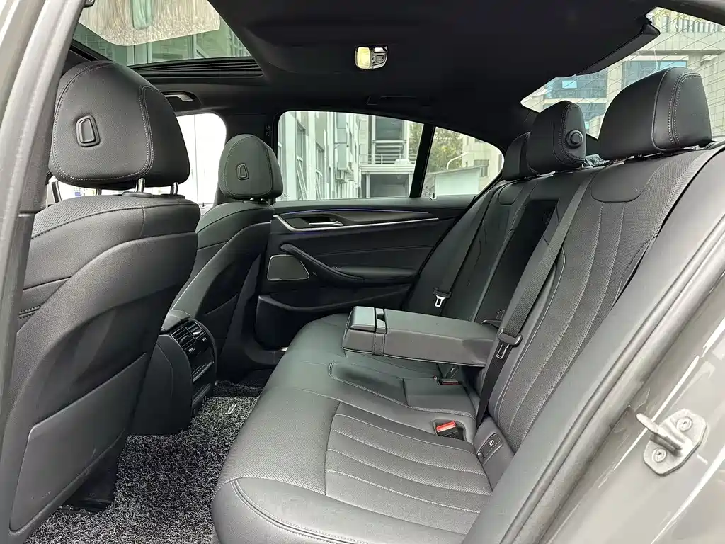 BMW 5 Series (Import) — миниатюра 12