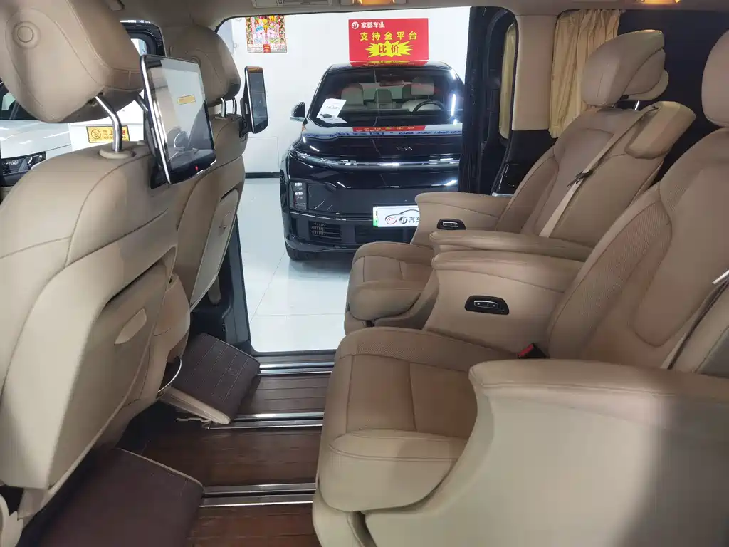 Mercedes-Benz V-Class V 2018 V 260 L Luxury Long Wheelbase VI