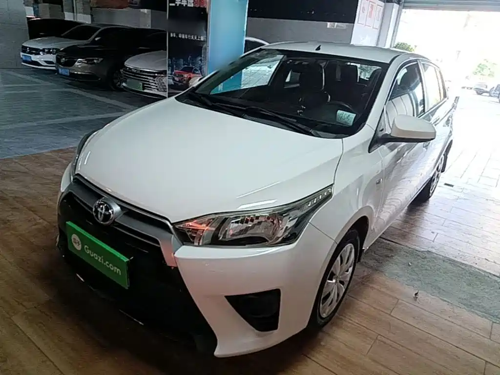 Toyota Yaris L — миниатюра 2