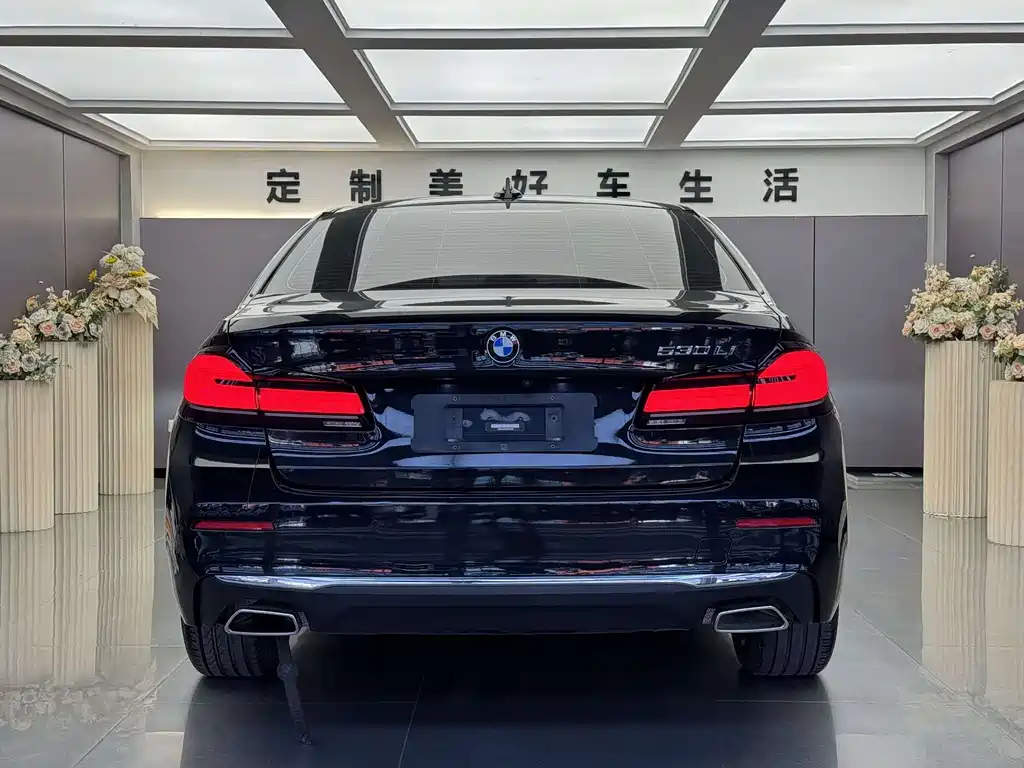 BMW 5 Series — миниатюра 10