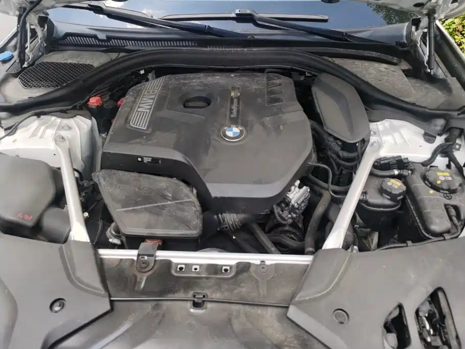 BMW 5 Series — миниатюра 10